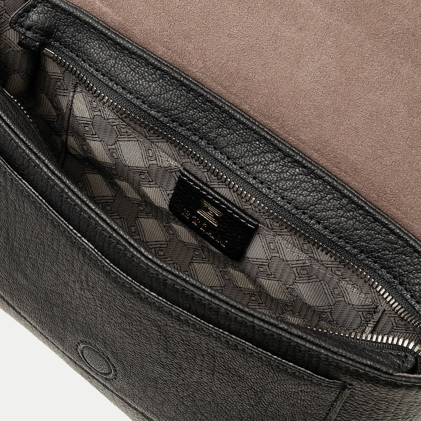 ゴート ボディバッグ《Liberty》 - Black - | ETiAM