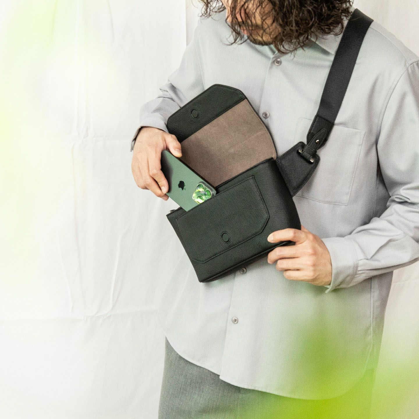 ゴート ボディバッグ《Liberty》 - Black - | ETiAM