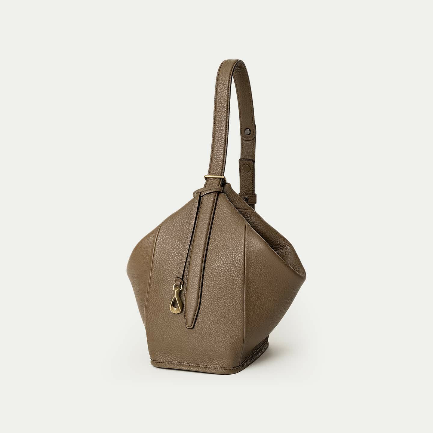 シュリンク ハンド&スリングバッグ《Buddy》 - Oak - | ETiAM 