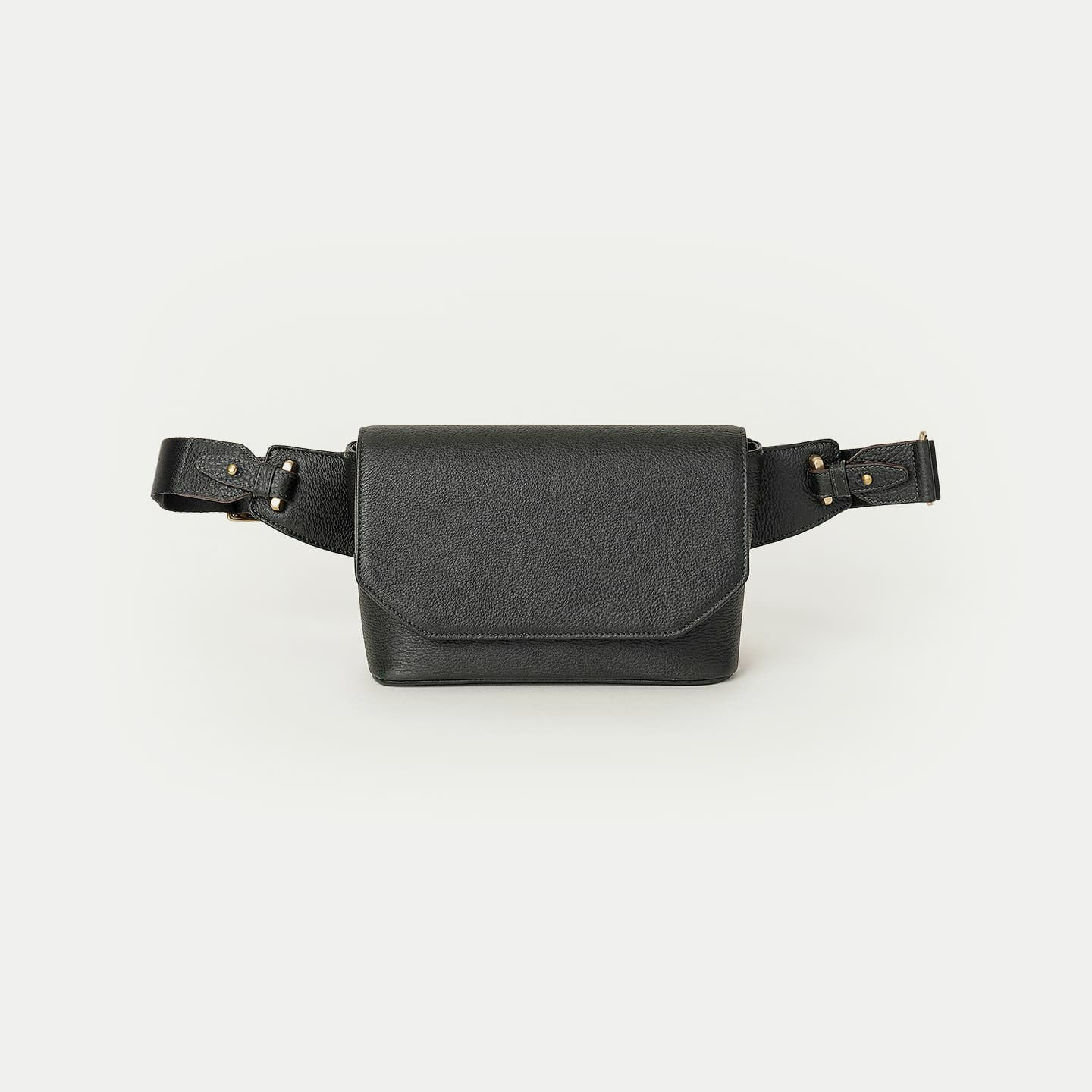 ゴート ボディバッグ《Liberty》 - Black - | ETiAM