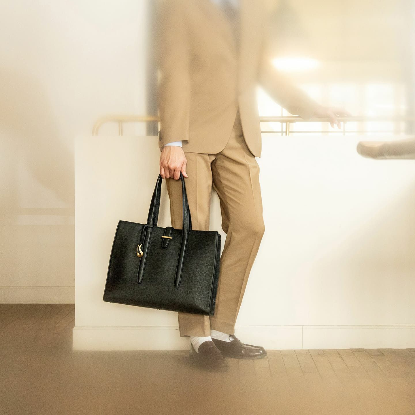 シュリンク スクエアトートバッグ《Brick》 - Oak - | ETiAM 