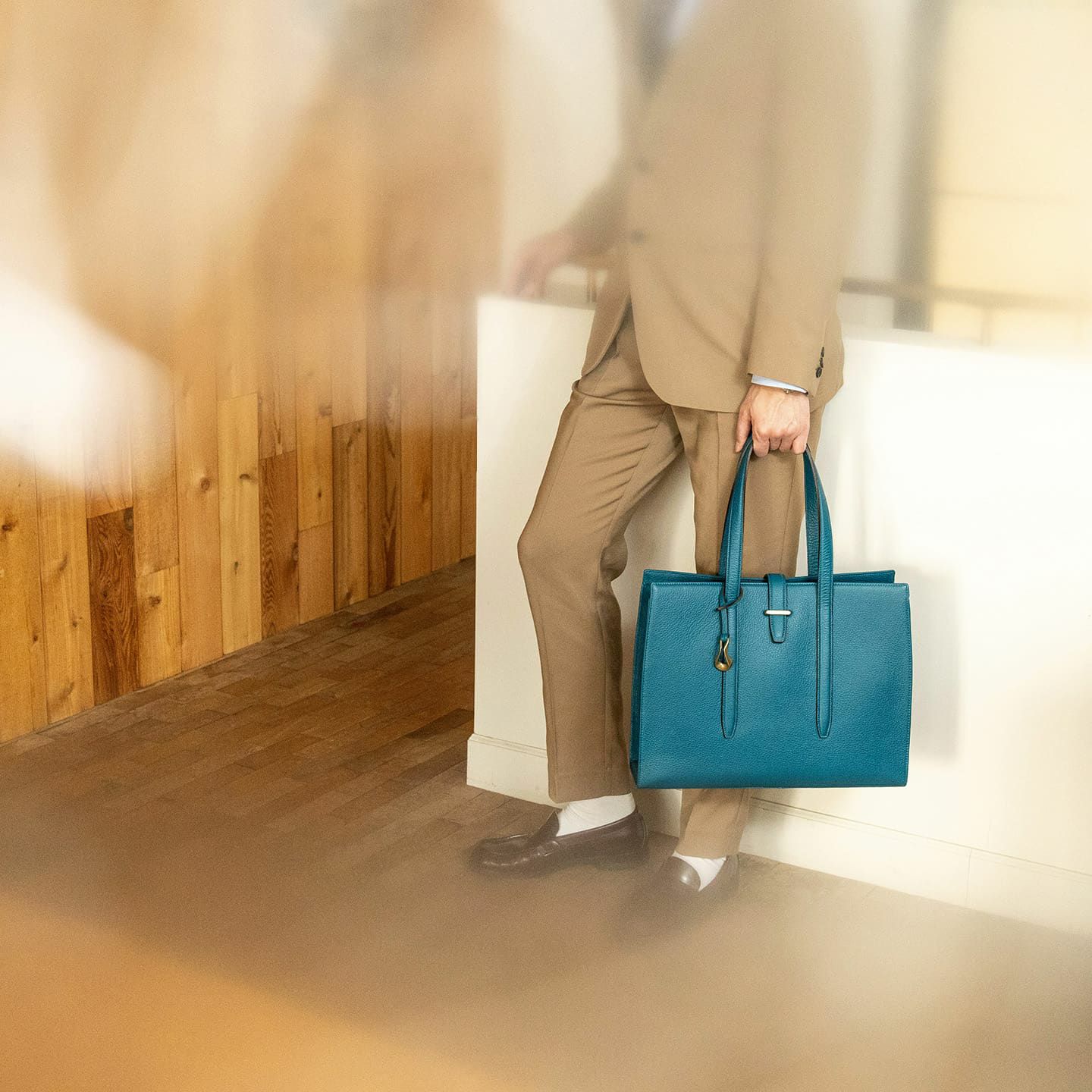 シュリンク スクエアトートバッグ《Brick》 - Oak - | ETiAM 