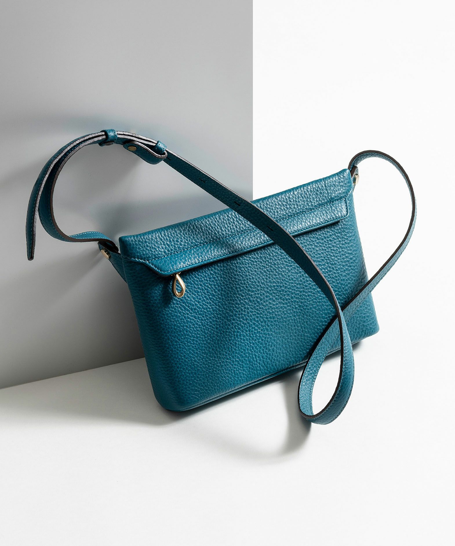 シュリンク 横型ショルダーバッグ《Accord》 - Turquoise Blue -