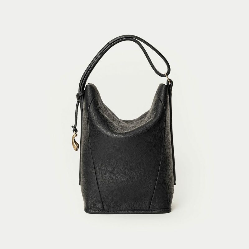 シュリンク ハンド＆バングルバッグ《Follow》 - Black - | ETiAM