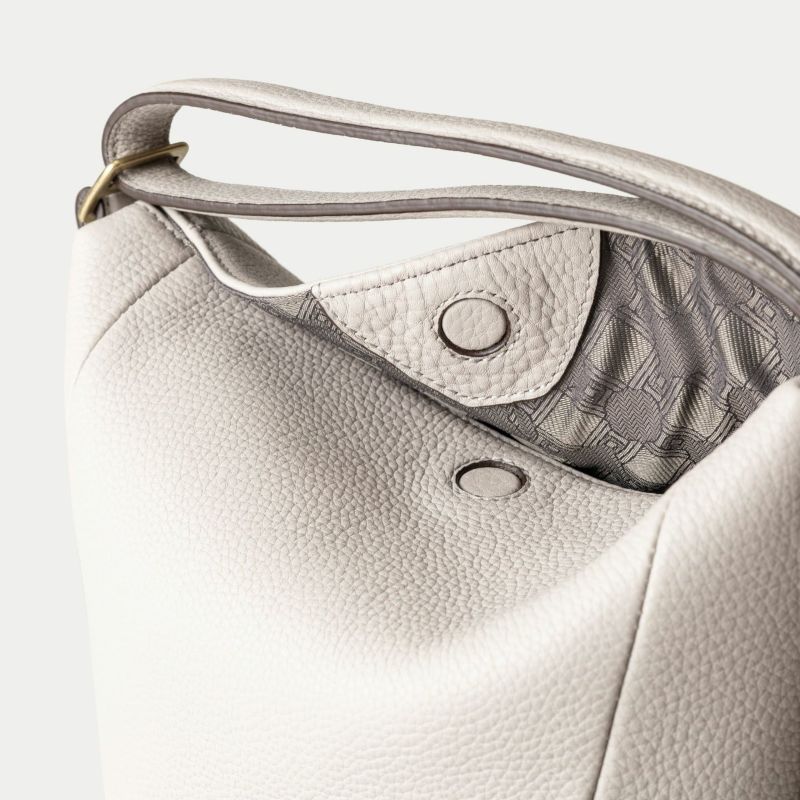 シュリンク ハンド&バングルバッグ《Follow》 - Light Gray シュリンク ハンド&バングルバッグ《Follow》 - Light Gray