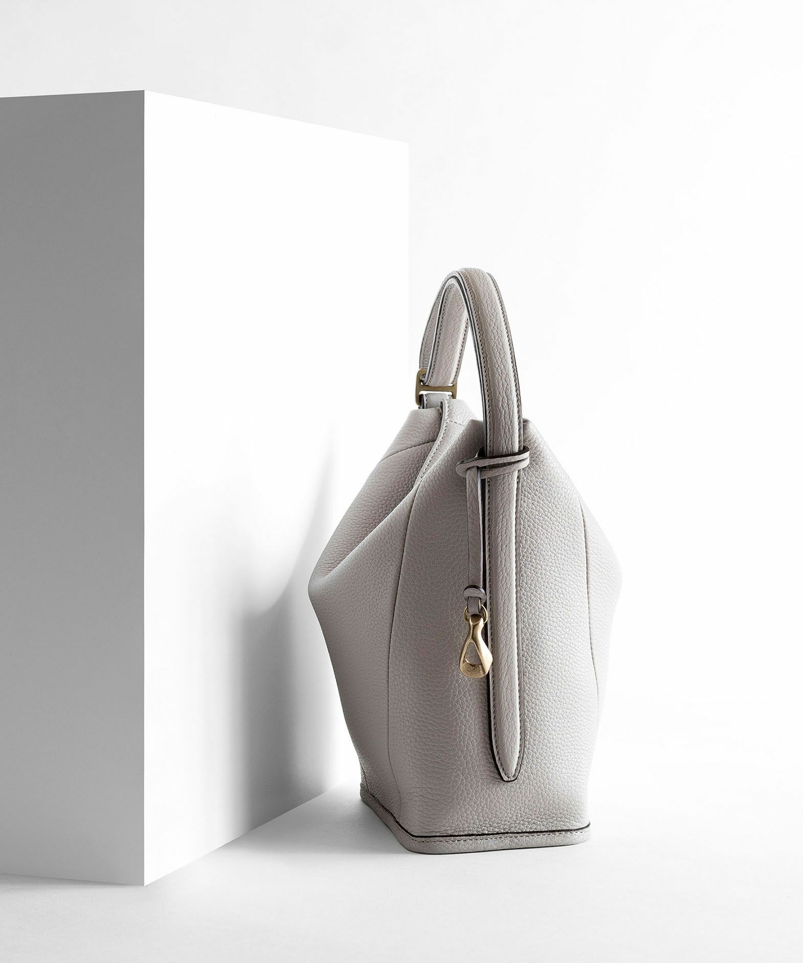 シュリンク ハンド＆バングルバッグ《Follow》 - Light Gray -