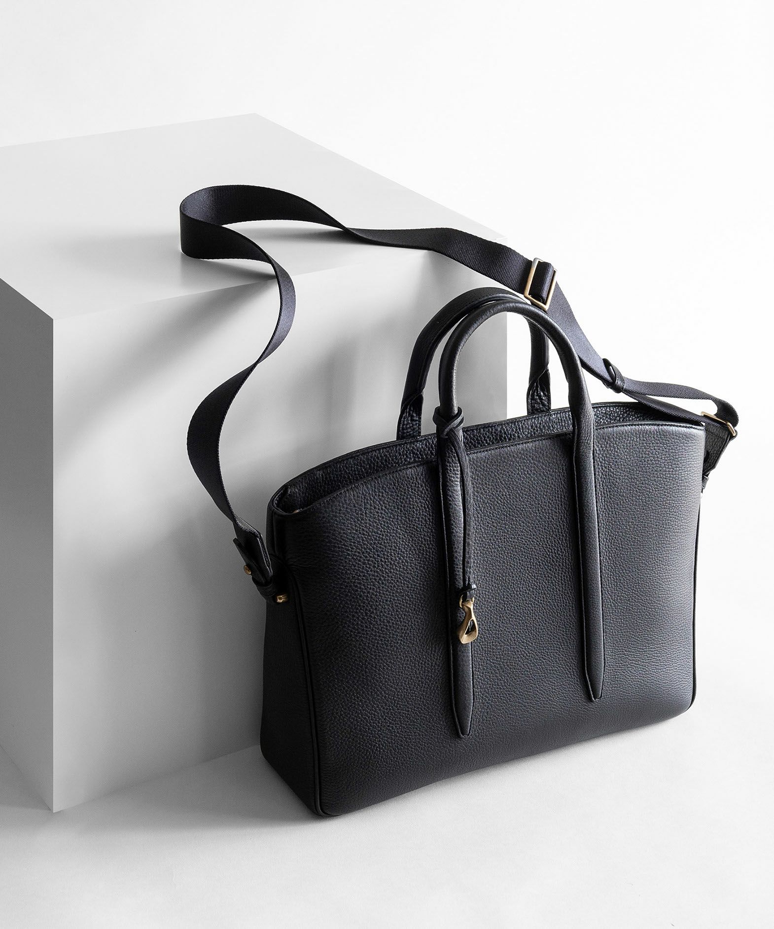 シュリンク　船底ブリーフケース　《Glide》 - Black -