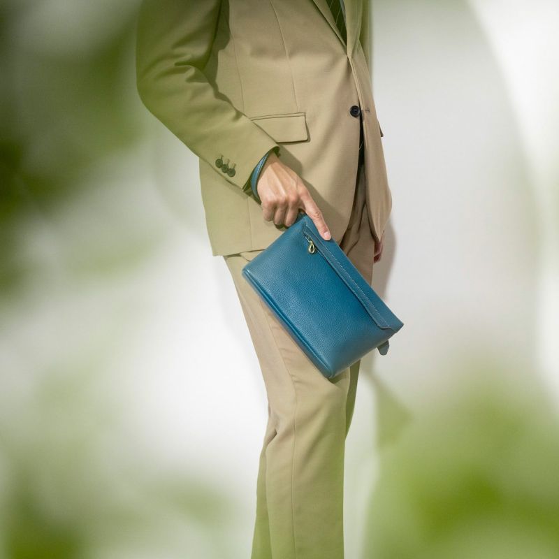 22時迄限定価格 美品　保存袋付ETIAM シュリンク横型ミニショルダーグリーン シュリンク ポーチ《Trot》 - British Green - | ETiAM