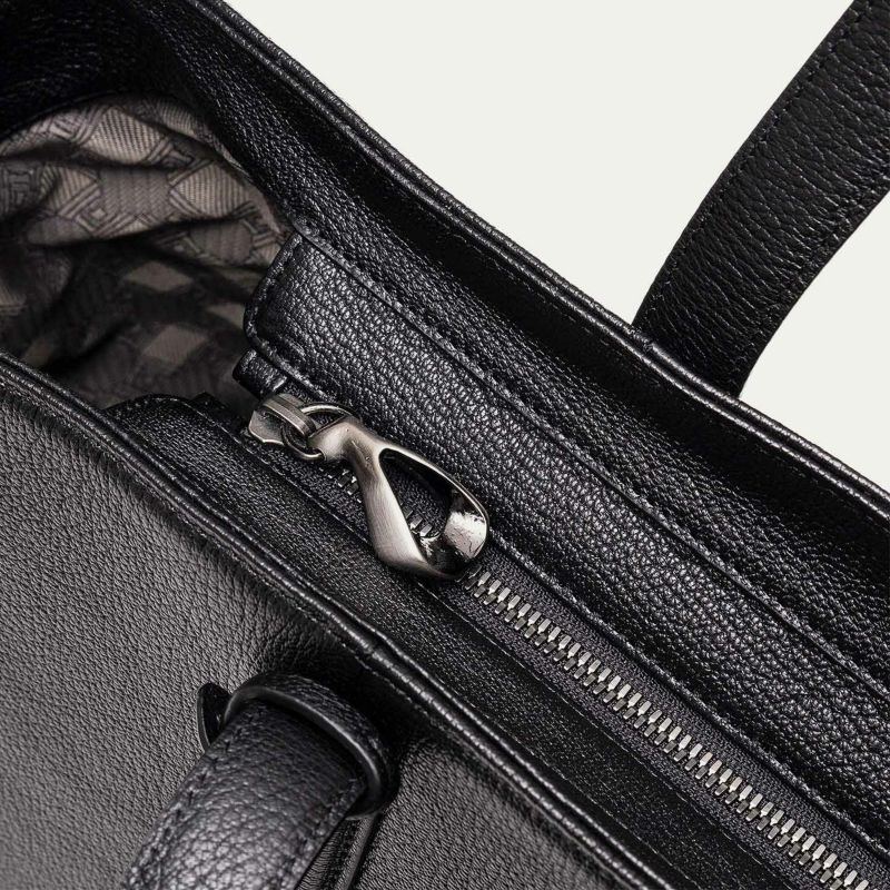 シェーブル ファスナートートバッグ（L）《Flexi》 - Black - | ETiAM