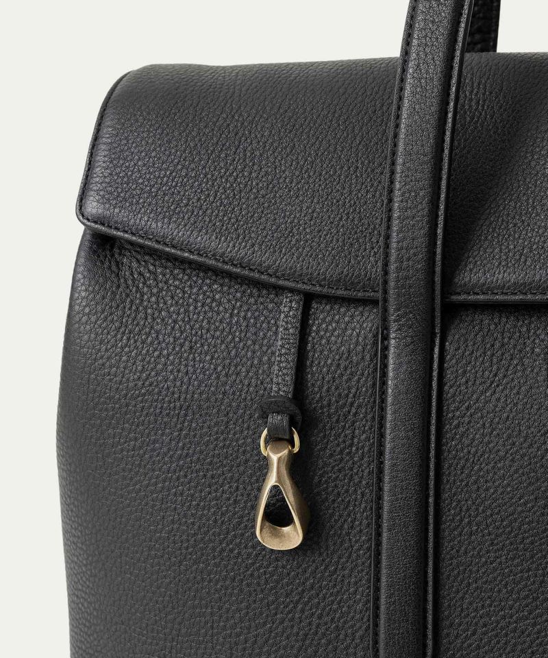 シュリンク フラップブリーフケース《Bliss》 - Black - | ETiAM