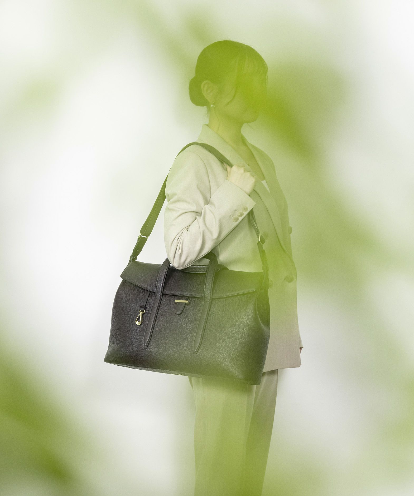 Color：Umber Brown