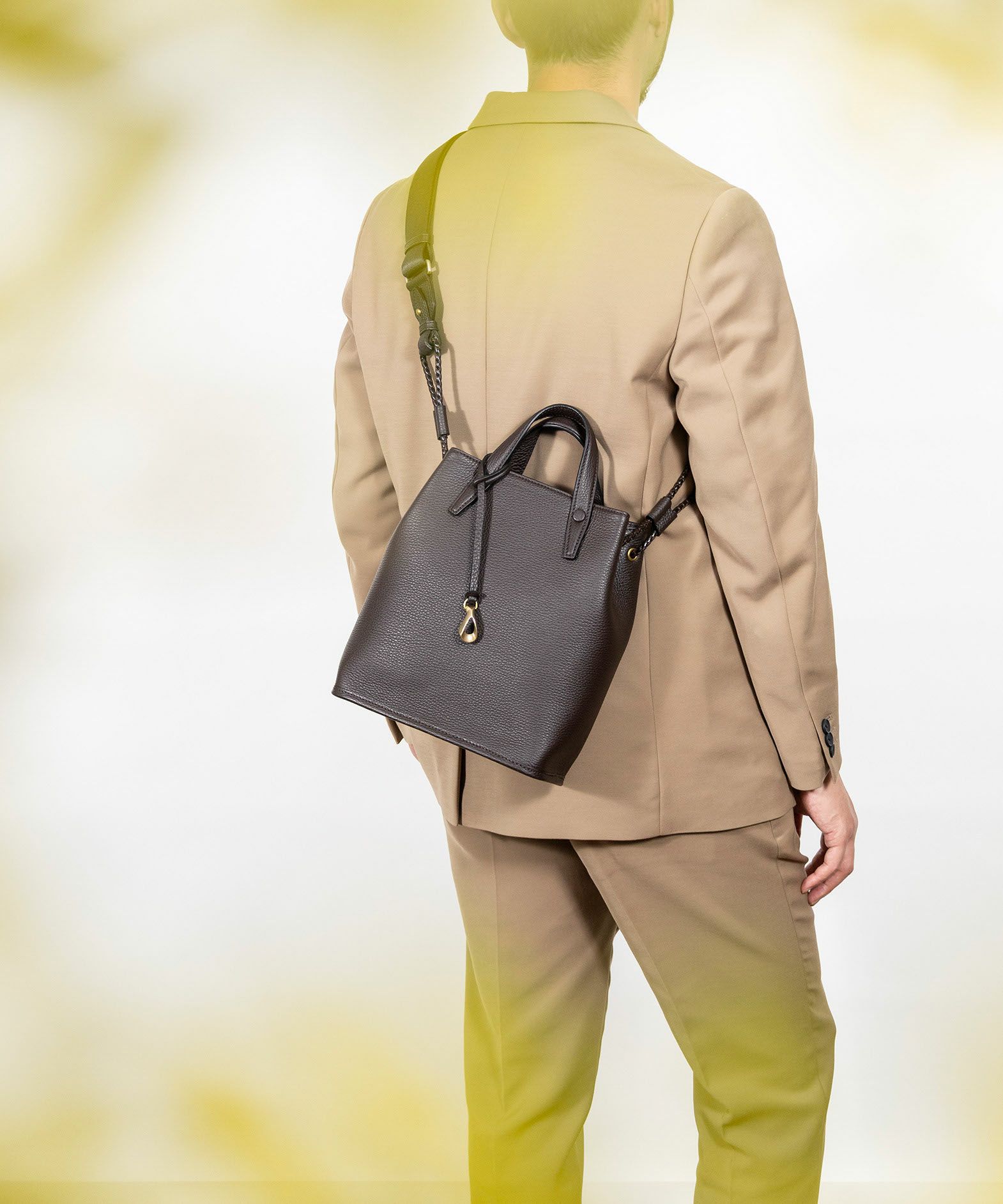Color：Umber Brown