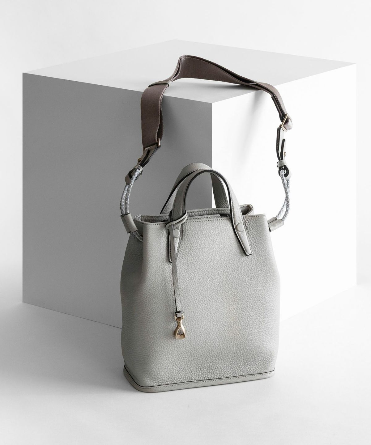 シュリンク ドローストリングショルダーバッグS 《Inflect》 - Light Gray -