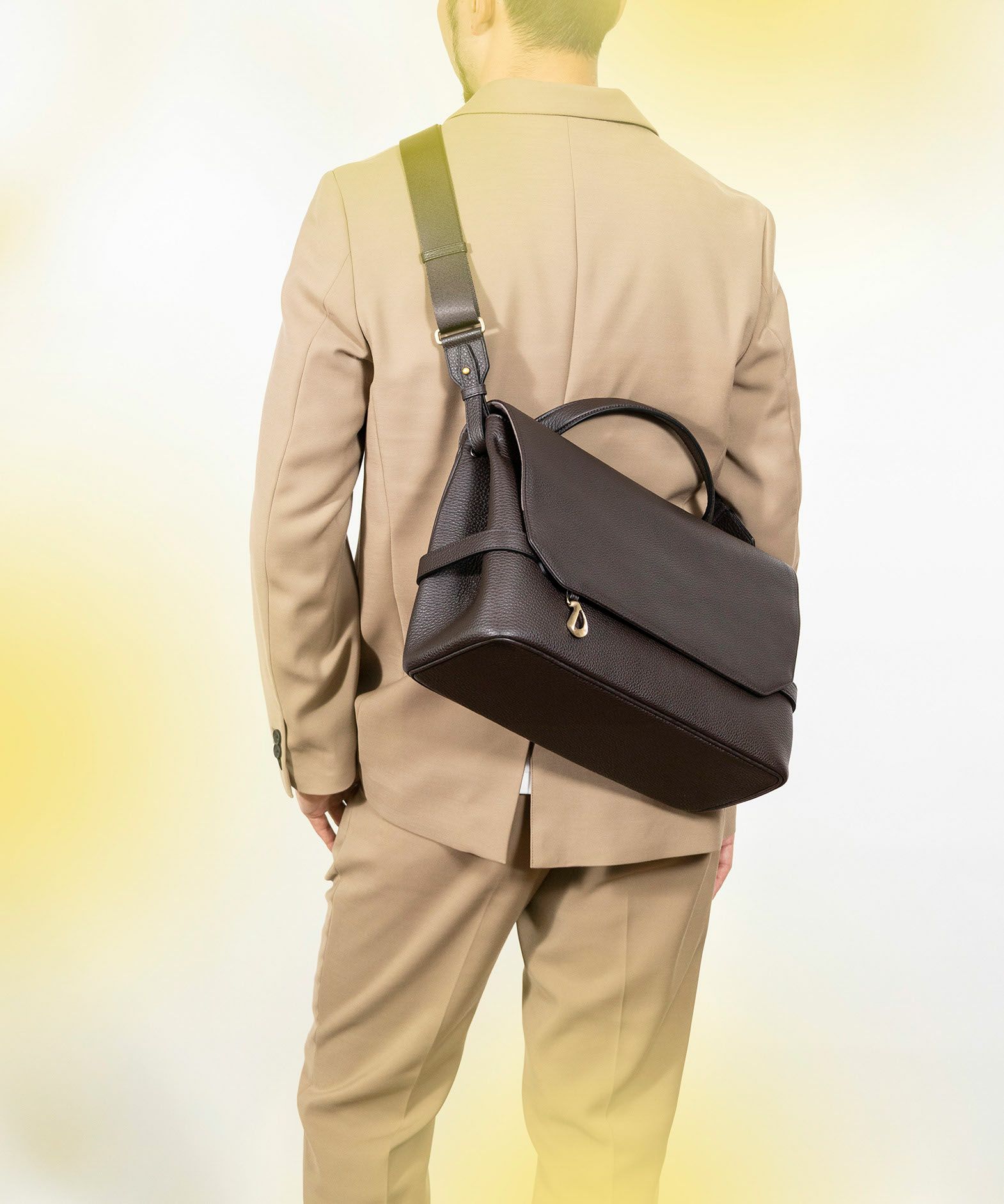 Color：Umber Brown